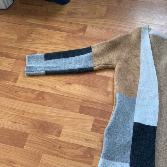 Sweater with pockets - Picture 4 of 4